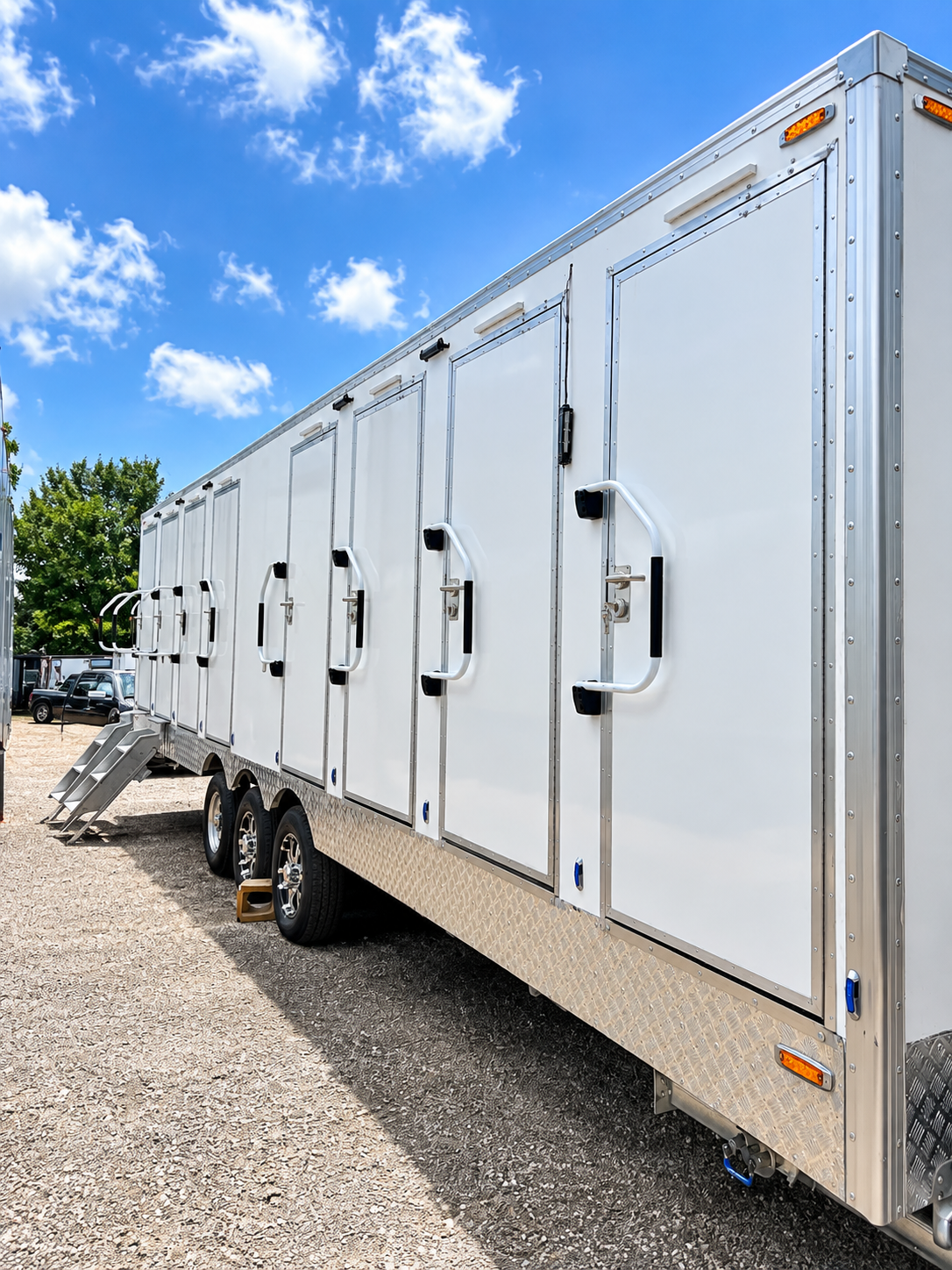 30 ft Shower-Restroom Combination · 8 Stalls